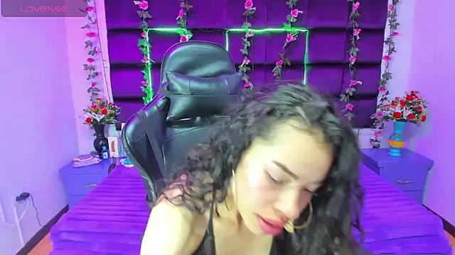 Nanis James online show from 14, 3, 2026