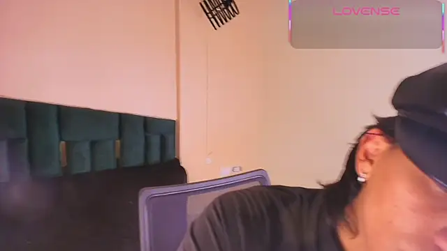 Snapshot of Dom_venena chatting on 12, 9, 2025 Dom venena online show from 12, 9, 2025