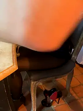 LesAmantsAE2 online show from 2, 10, 2025