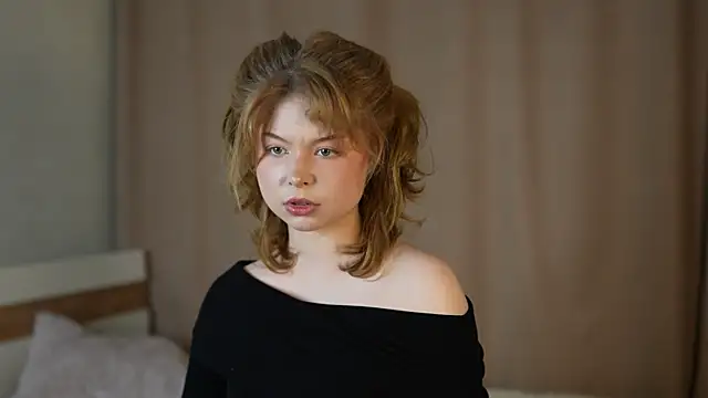 Snapshot of Stella_Vanila chatting on 12, 9, 2025 Stella Vanila online show from 12, 9, 2025