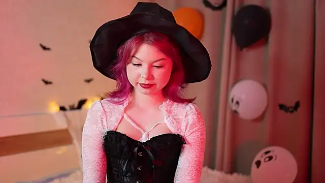 Snapshot of Stella_Vanila chatting on 28, 10, 2025 Stella Vanila online show from 28, 10, 2025