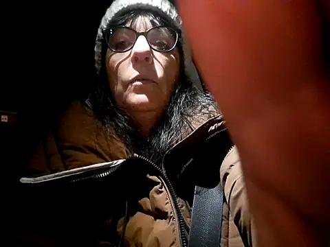 honey47 online show from 6, 1, 2026