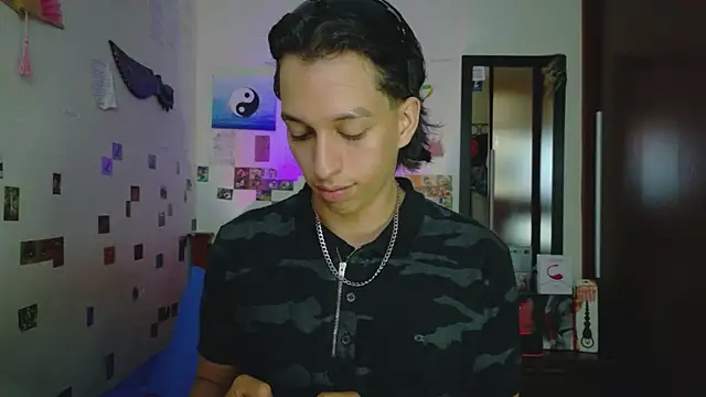 DannyPhantom555 online show from 7, 4, 2026