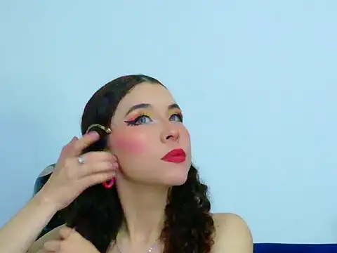 Snapshot of CristalRose chatting on 1, 10, 2025 CristalRose online show from 1, 10, 2025