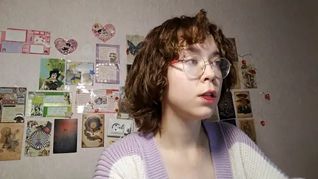 Snapshot of Ieadership chatting on 8, 9, 2025 Ieadership online show from 8, 9, 2025