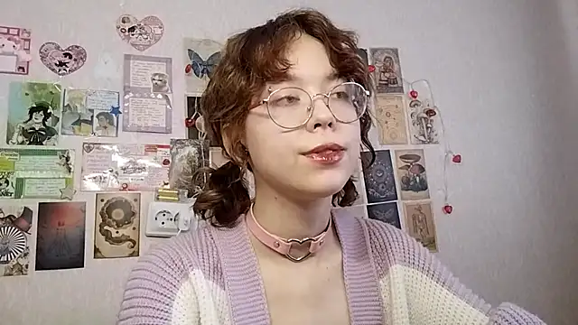 Snapshot of Ieadership chatting on 3, 10, 2025 Ieadership online show from 3, 10, 2025