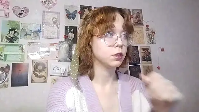 Snapshot of Ieadership chatting on 7, 10, 2025 Ieadership online show from 7, 10, 2025