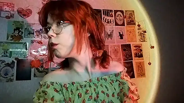 Snapshot of Ieadership chatting on 24, 11, 2025 Ieadership online show from 24, 11, 2025