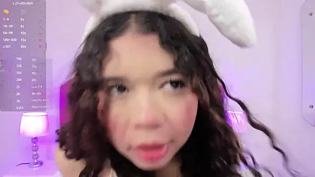 STEFANY MOLL online show from 2, 12, 2025