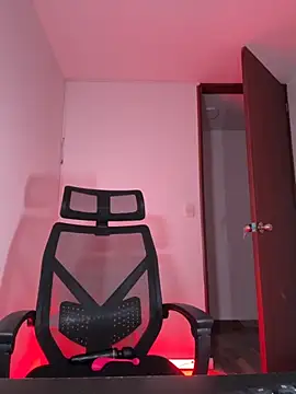 Danicute  online show from 4, 10, 2025