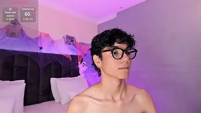 Phillicious   online show from 17, 10, 2025