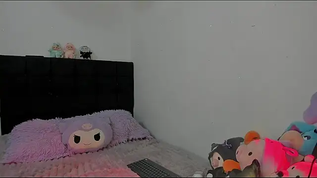 Tanit Mora online show from 17, 9, 2025