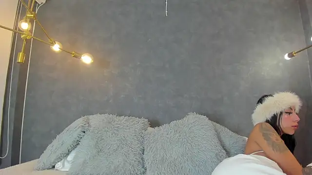 Tanit Mora online show from 17, 12, 2025