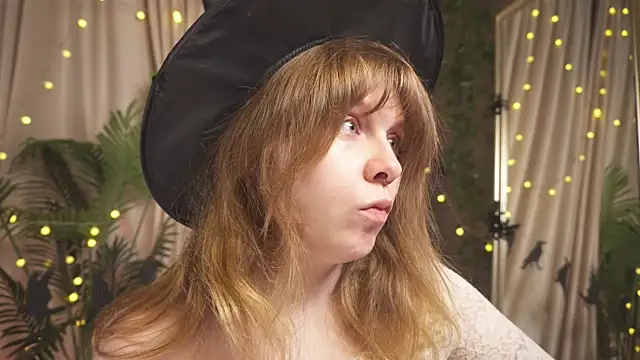 Snapshot of Sense_Of_Rosemary chatting on 30, 10, 2025 Sense Of Rosemary online show from 30, 10, 2025