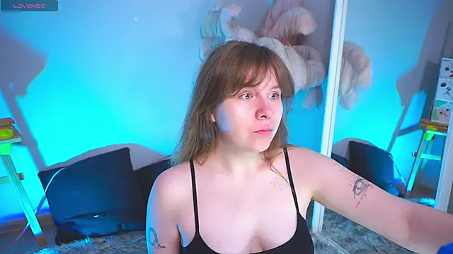 Snapshot of Sense_Of_Rosemary chatting on 15, 11, 2025 Sense Of Rosemary online show from 15, 11, 2025