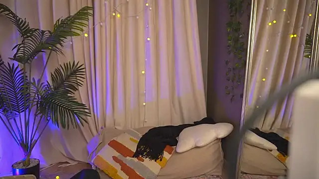 Snapshot of Sense_Of_Rosemary chatting on 27, 2, 2026 Sense Of Rosemary online show from 27, 2, 2026