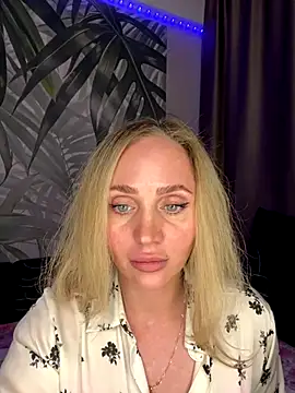 Snapshot of Affectionate_lady chatting on 13, 10, 2025 Affectionate lady online show from 13, 10, 2025