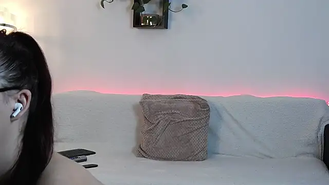 Snapshot of ScarletNoiree chatting on 19, 11, 2025 ScarletNoiree online show from 19, 11, 2025