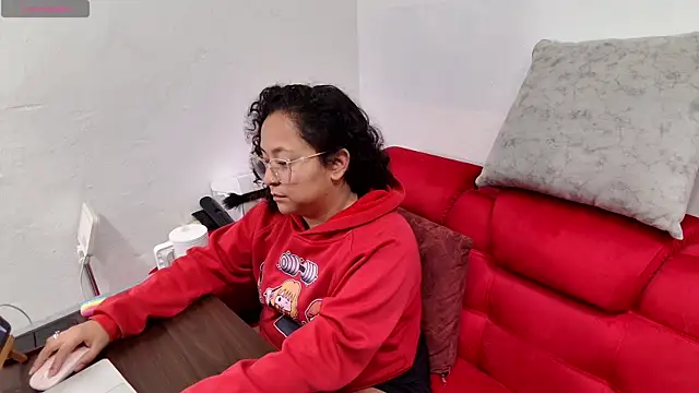 Sophiaburton online show from 30, 9, 2025