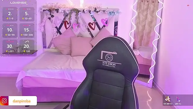 ZURY TAY online show from 22, 9, 2025