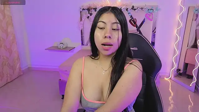 ZURY TAY online show from 8, 10, 2025