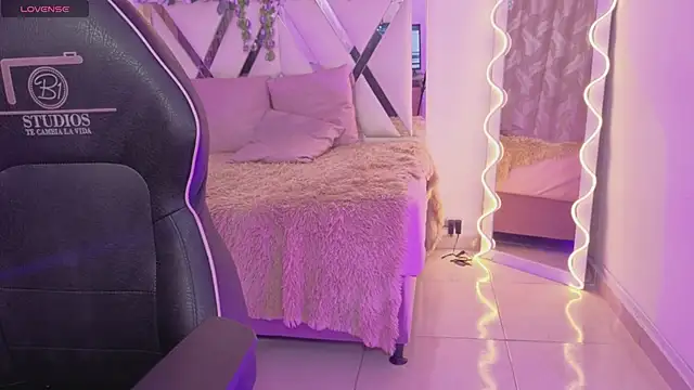 Snapshot of ZURY_TAY chatting on 26, 5, 2026 ZURY TAY online show from 26, 5, 2026