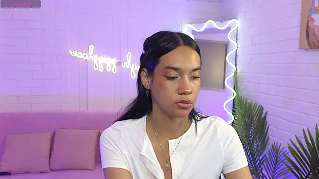 Snapshot of artemiss_tay chatting on 16, 9, 2025 artemiss tay online show from 16, 9, 2025
