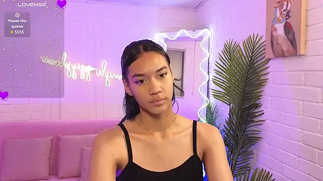 Snapshot of artemiss_tay chatting on 17, 10, 2025 artemiss tay online show from 17, 10, 2025