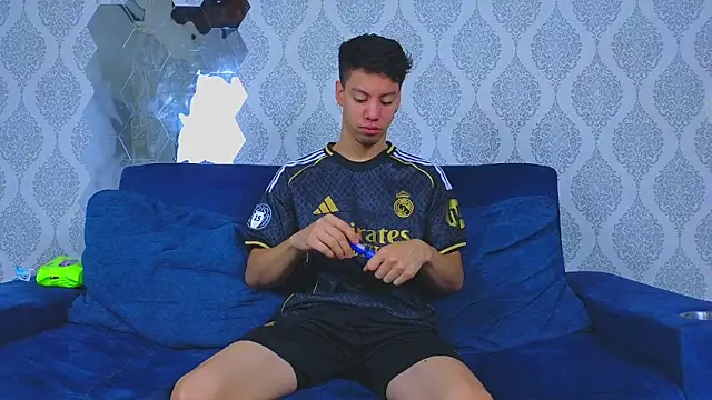 Twink sensationx online show from 6, 10, 2025