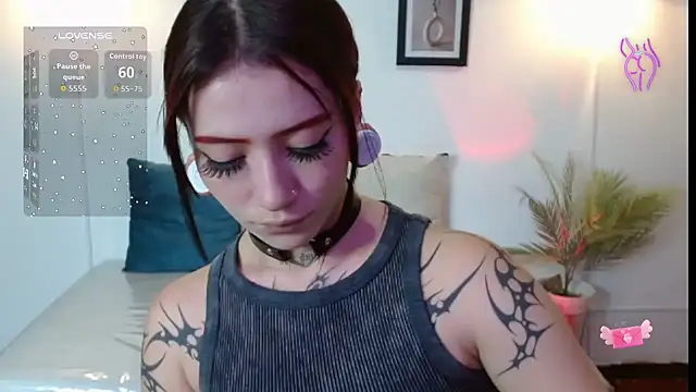 Snapshot of Evanss_lx chatting on 24, 11, 2025 Evanss lx online show from 24, 11, 2025