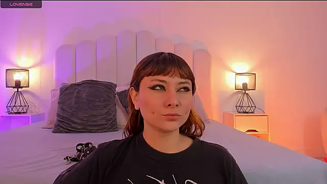 Snapshot of raven_black_ chatting on 21, 11, 2025 raven black online show from 21, 11, 2025