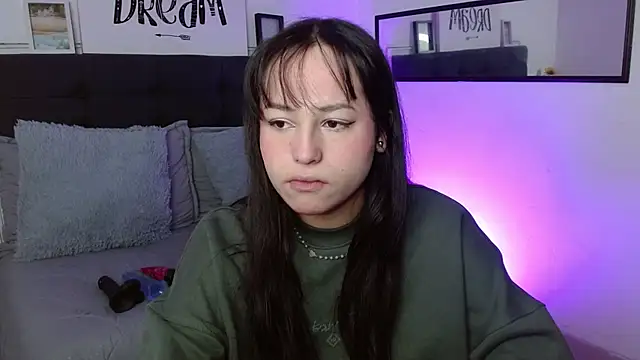 Snapshot of Eymmy_24 chatting on 9, 9, 2025 Eymmy 24 online show from 9, 9, 2025