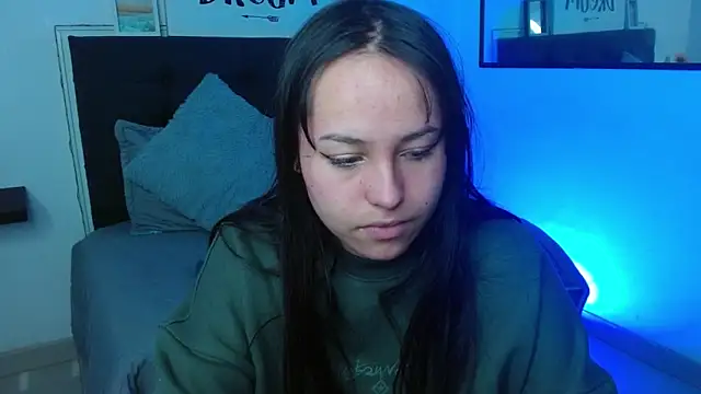 Snapshot of Eymmy_24 chatting on 12, 9, 2025 Eymmy 24 online show from 12, 9, 2025