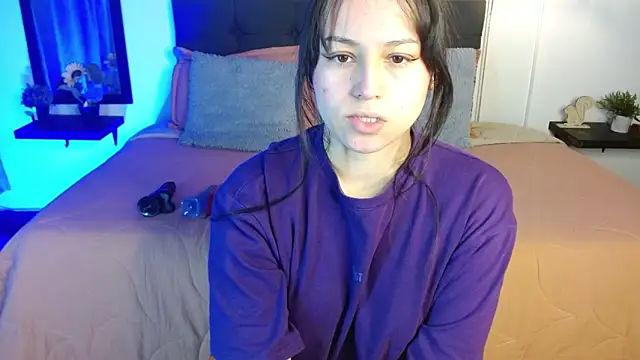 Snapshot of Eymmy_24 chatting on 18, 9, 2025 Eymmy 24 online show from 18, 9, 2025