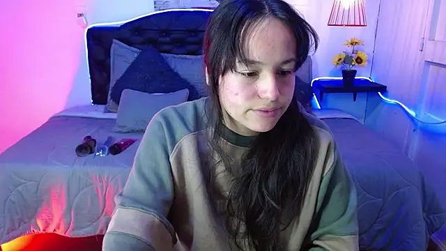 Snapshot of Eymmy_24 chatting on 21, 9, 2025 Eymmy 24 online show from 21, 9, 2025