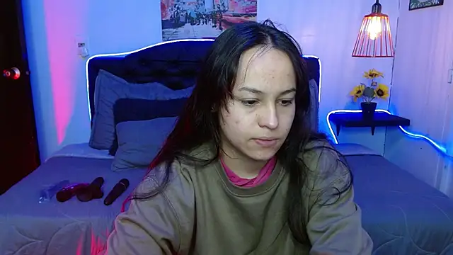 Snapshot of Eymmy_24 chatting on 23, 9, 2025 Eymmy 24 online show from 23, 9, 2025