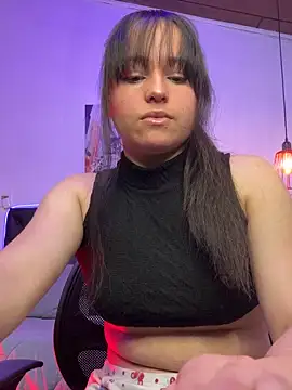 Snapshot of Eymmy_24 chatting on 3, 10, 2025 Eymmy 24 online show from 3, 10, 2025