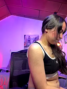 Snapshot of Eymmy_24 chatting on 5, 10, 2025 Eymmy 24 online show from 5, 10, 2025