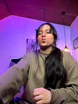 Snapshot of Eymmy_24 chatting on 7, 10, 2025 Eymmy 24 online show from 7, 10, 2025