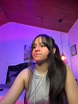 Snapshot of Eymmy_24 chatting on 15, 10, 2025 Eymmy 24 online show from 15, 10, 2025