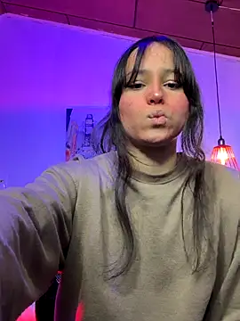 Snapshot of Eymmy_24 chatting on 18, 10, 2025 Eymmy 24 online show from 18, 10, 2025