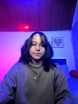 Snapshot of Eymmy_24 chatting on 13, 11, 2025 Eymmy 24 online show from 13, 11, 2025