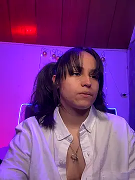 Snapshot of Eymmy_24 chatting on 19, 11, 2025 Eymmy 24 online show from 19, 11, 2025