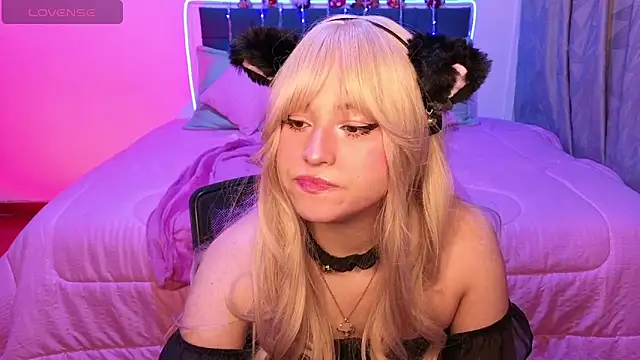 Snapshot of Eymmy_24 chatting on 29, 11, 2025 Eymmy 24 online show from 29, 11, 2025