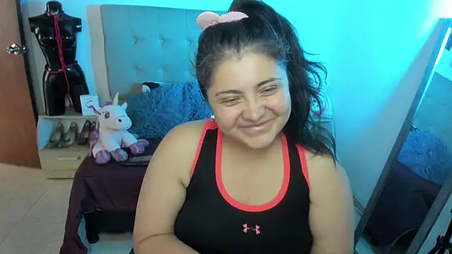 TifanyAmazinng online show from 16, 12, 2025