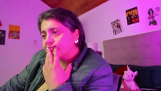 TifanyAmazinng online show from 4, 2, 2026