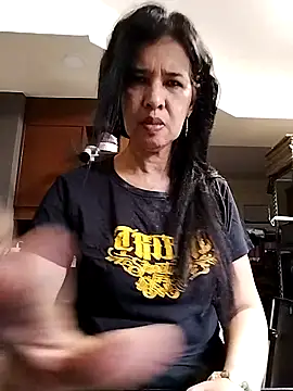 Prettysweetmum online show from 10, 9, 2025