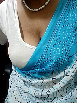 Snapshot of tami_lavanya chatting on 8, 9, 2025 tami lavanya online show from 8, 9, 2025