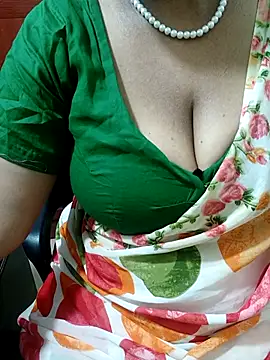 Snapshot of tami_lavanya chatting on 18, 9, 2025 tami lavanya online show from 18, 9, 2025