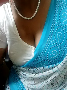 Snapshot of tami_lavanya chatting on 22, 9, 2025 tami lavanya online show from 22, 9, 2025